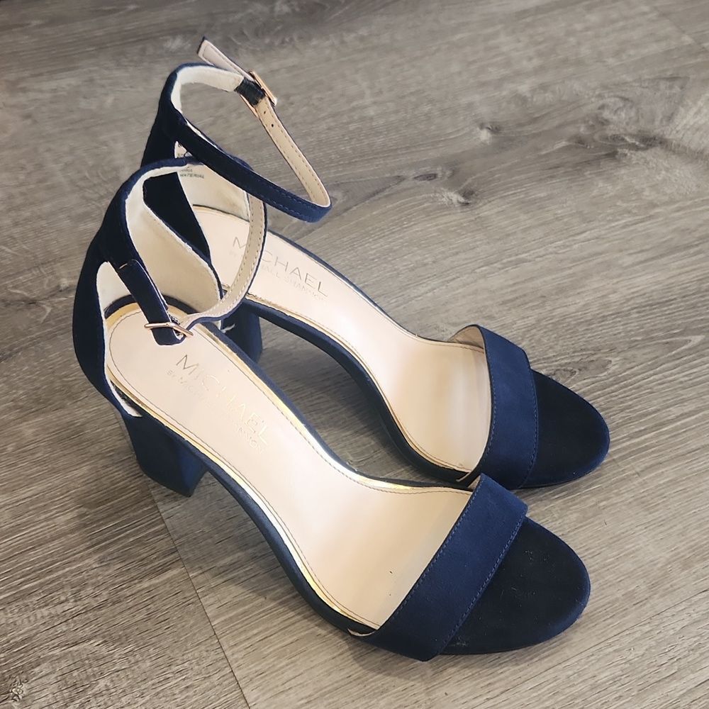 Michael by Michael Shannon navy heels